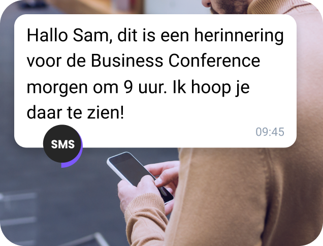 Sms-herinneringsbericht verzonden naar contactpersoon over details van aankomende conferenties