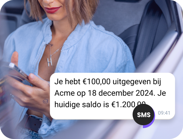 Gepersonaliseerde sms verzonden naar contactpersoon met maandelijks overzicht van bankafschriften