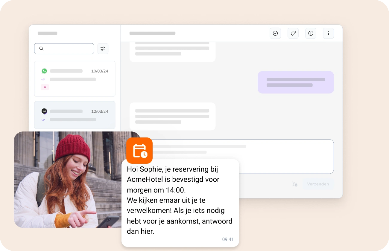 Hotelpersoneel dat met gasten communiceert via SMS en WhatsApp om de gastervaring te verbeteren en directe informatie te verstrekken
